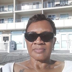 Meet your Posher, Celeste